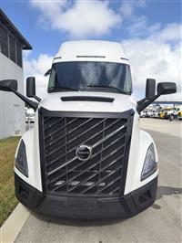 2025 Volvo VNL64T860