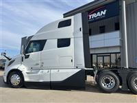 2025 Volvo NEW VNL860