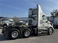 2025 Volvo VNL64T300