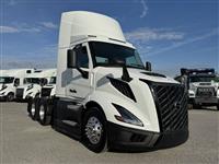 2025 Volvo VNL64T300