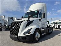 2025 Volvo VNL64T300