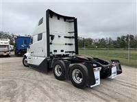 2025 Volvo VNL64T860