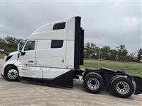 2025 Volvo VNL64T860