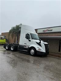 2025 Volvo VNL64T300