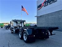 2022 Mack GR64B