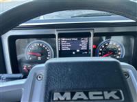 2022 Mack GR64B