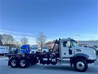 2022 Mack GR64B