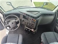2026 Volvo VNL64T860