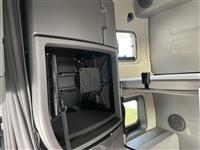 2021 Volvo VNL64T860