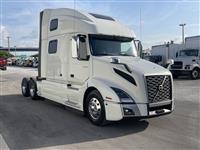 2021 Volvo VNL64T860