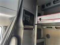2021 Volvo VNL64T860