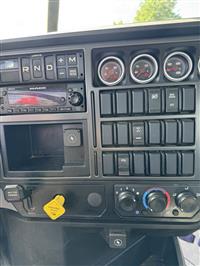 2024 Mack GR64F
