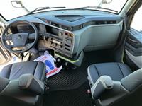 2026 Volvo VNL64T860