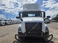 2022 Volvo VNL64T300