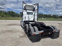 2022 Volvo VNL64T300