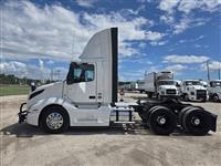 2022 Volvo VNL64T300