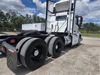 2022 Volvo VNL64T300