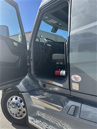 2026 Volvo VNL64T860