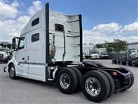 2021 Volvo VNL64T760