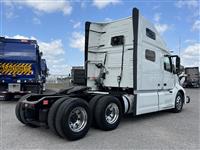 2021 Volvo VNL64T760