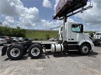 2020 Volvo VNR64T300