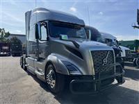 2021 Volvo VNL64T760