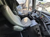 2021 Volvo VNL64T760