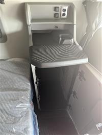 2026 Volvo NEW VNL860