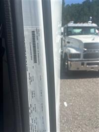 2025 Volvo VNR42T300