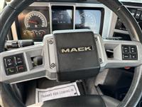 2022 Mack AN64T