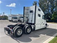 2021 Volvo VNL64T760