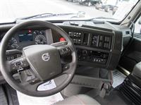 2021 Volvo VNL64T760