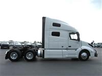 2021 Volvo VNL64T760
