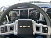 2022 Mack AN64T