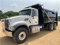2021 Mack GR64F