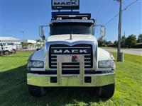 2018 Mack GU713