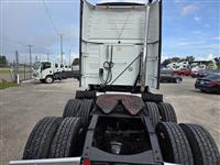 2021 Volvo VNL64T860