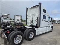 2021 Volvo VNL64T860