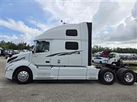 2021 Volvo VNL64T860