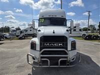 2020 Mack AN64T
