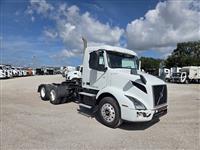 2019 Volvo VNL64T300