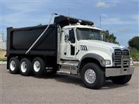 2020 Mack GR64F
