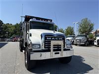 2021 Mack GR64F