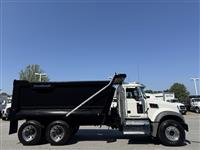 2021 Mack GR64F
