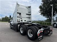 2026 Volvo VNL64T440