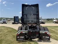 2026 Volvo NEW VNL860