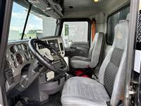 2017 Mack GU813