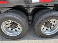 2017 Mack GU813