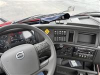 2025 Volvo VNR64T300