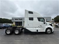 2025 Volvo VNL64T860